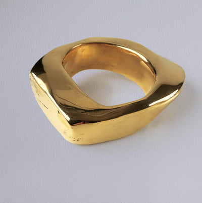 SCULPTURED BANGLE