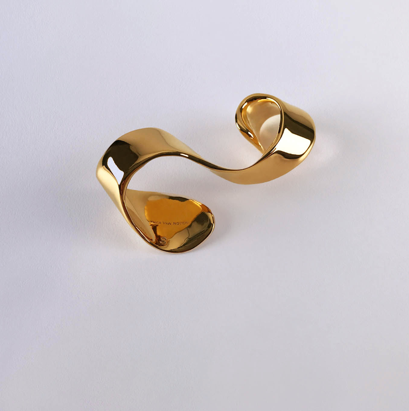 CURLY RING