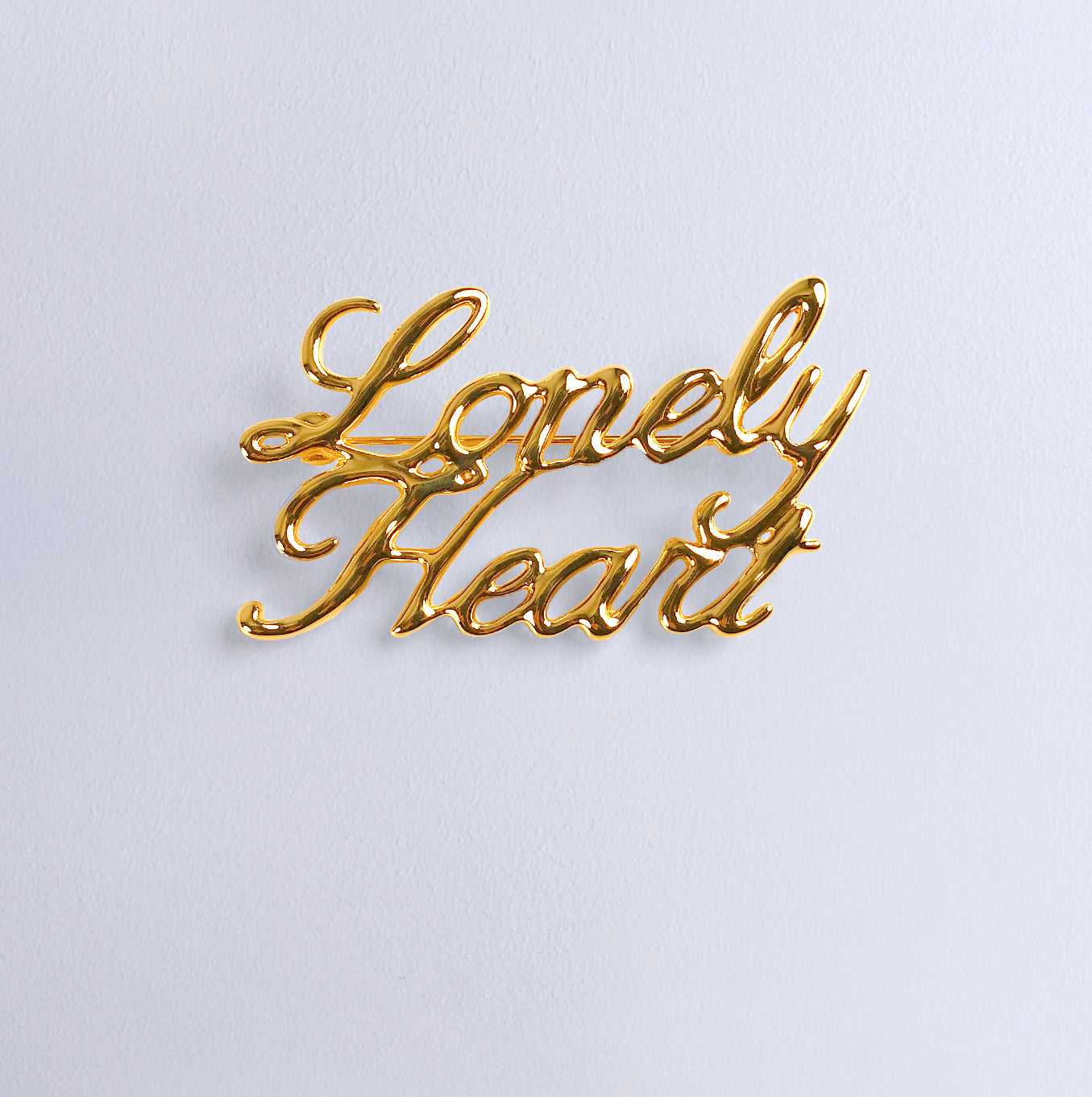 LONELY HEART PIN