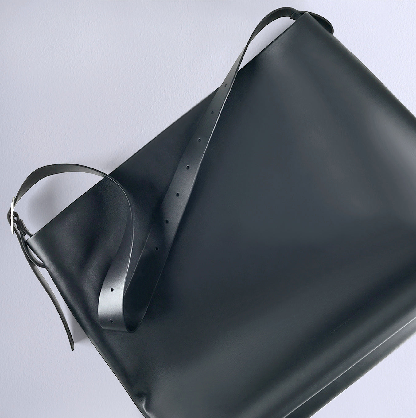 SQUARE BELT HOBO