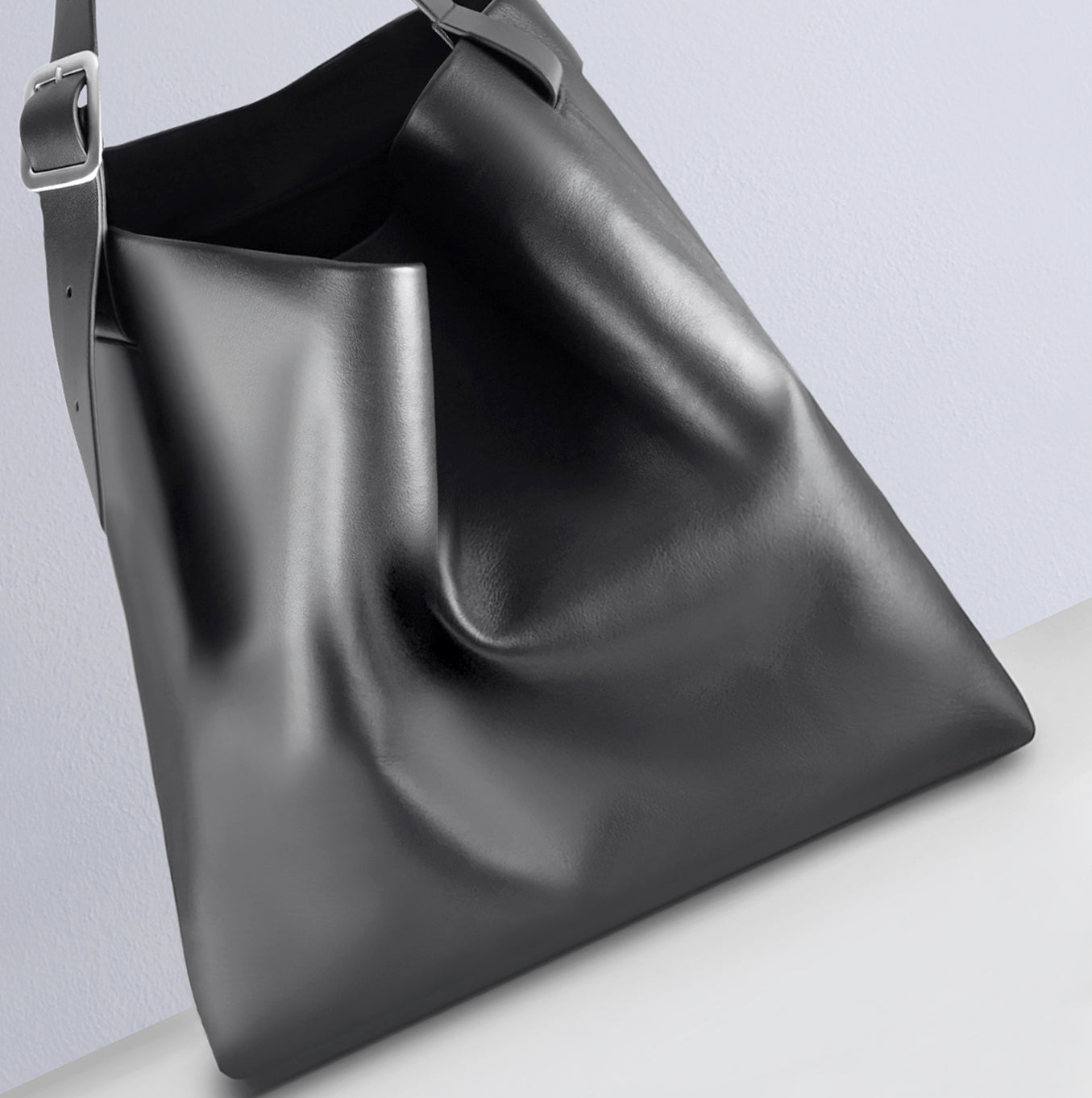 SQUARE BELT HOBO