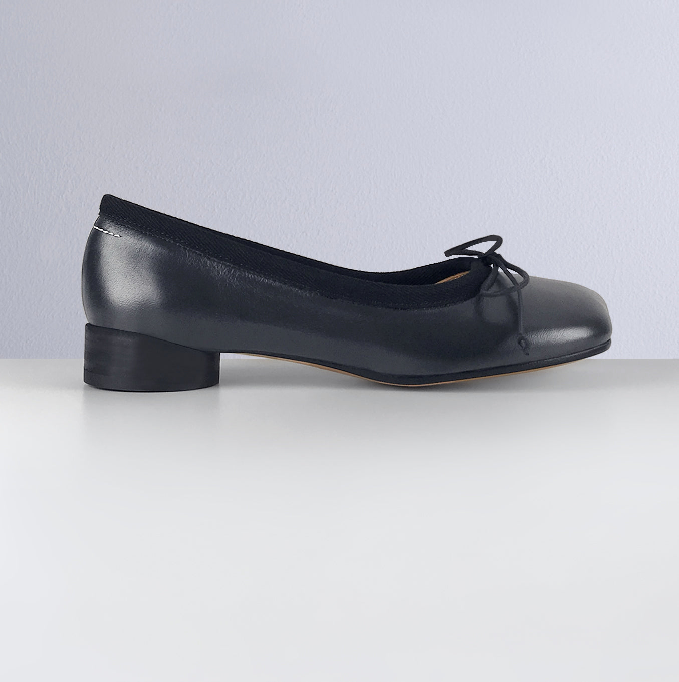 ANATOMIC BALLERINAS