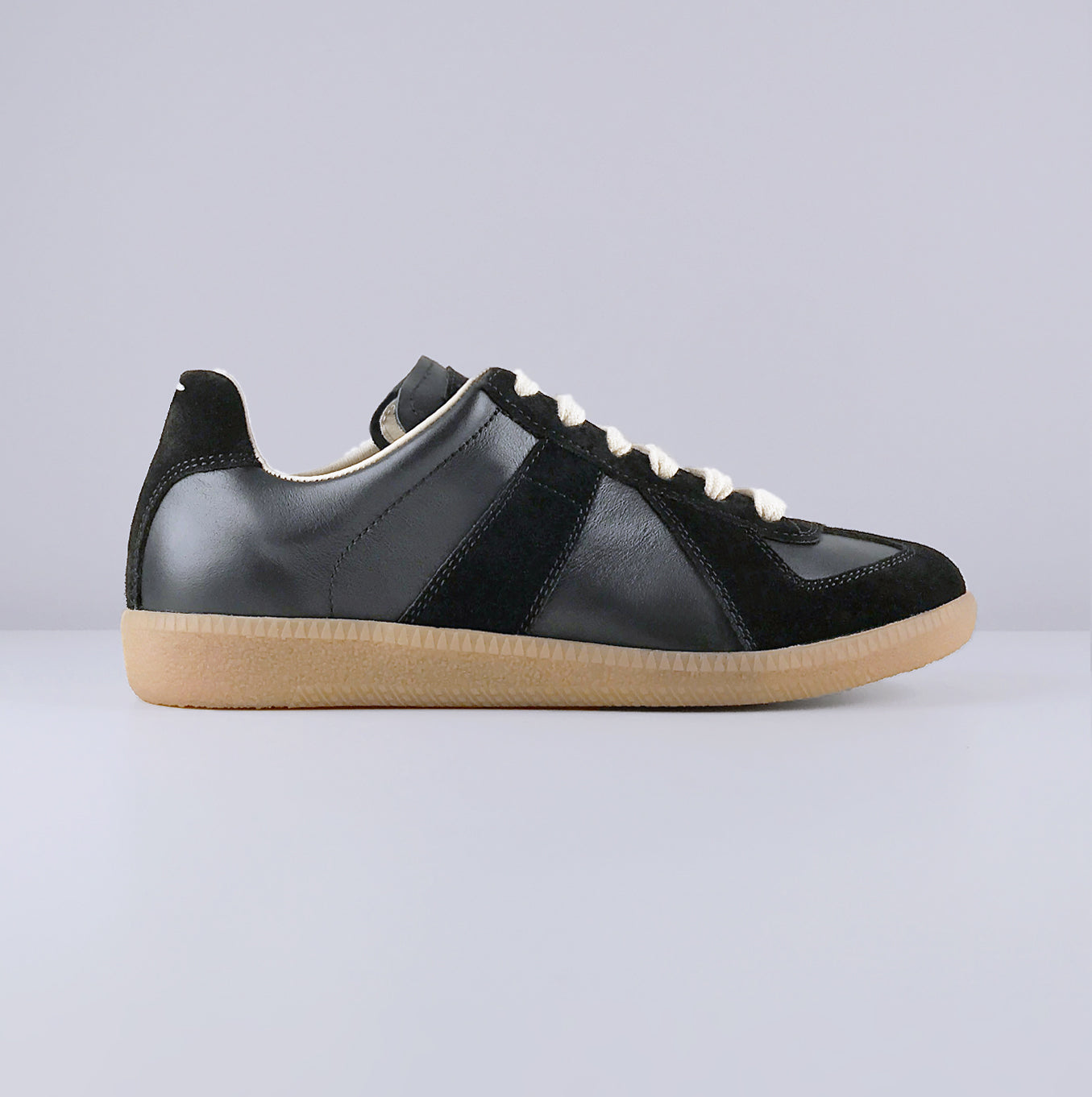REPLICA SNEAKER