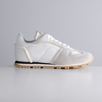 RETRO RUNNER