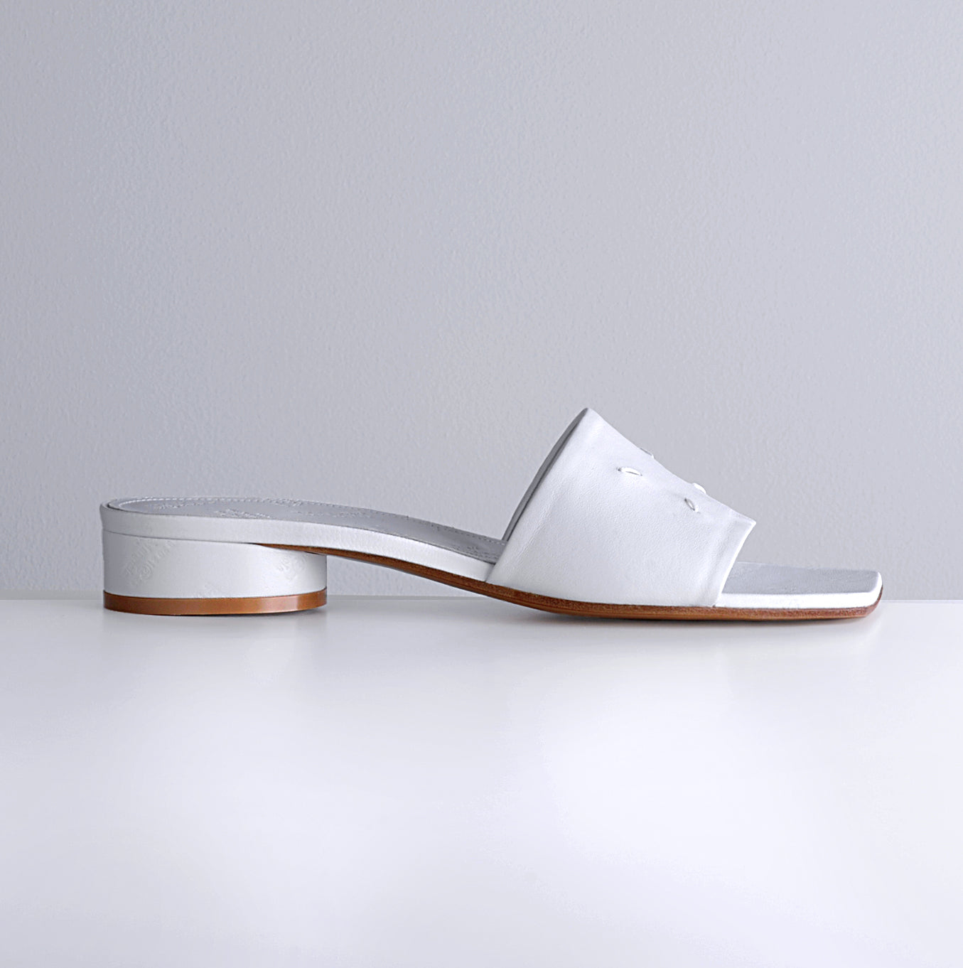 SLIPPER