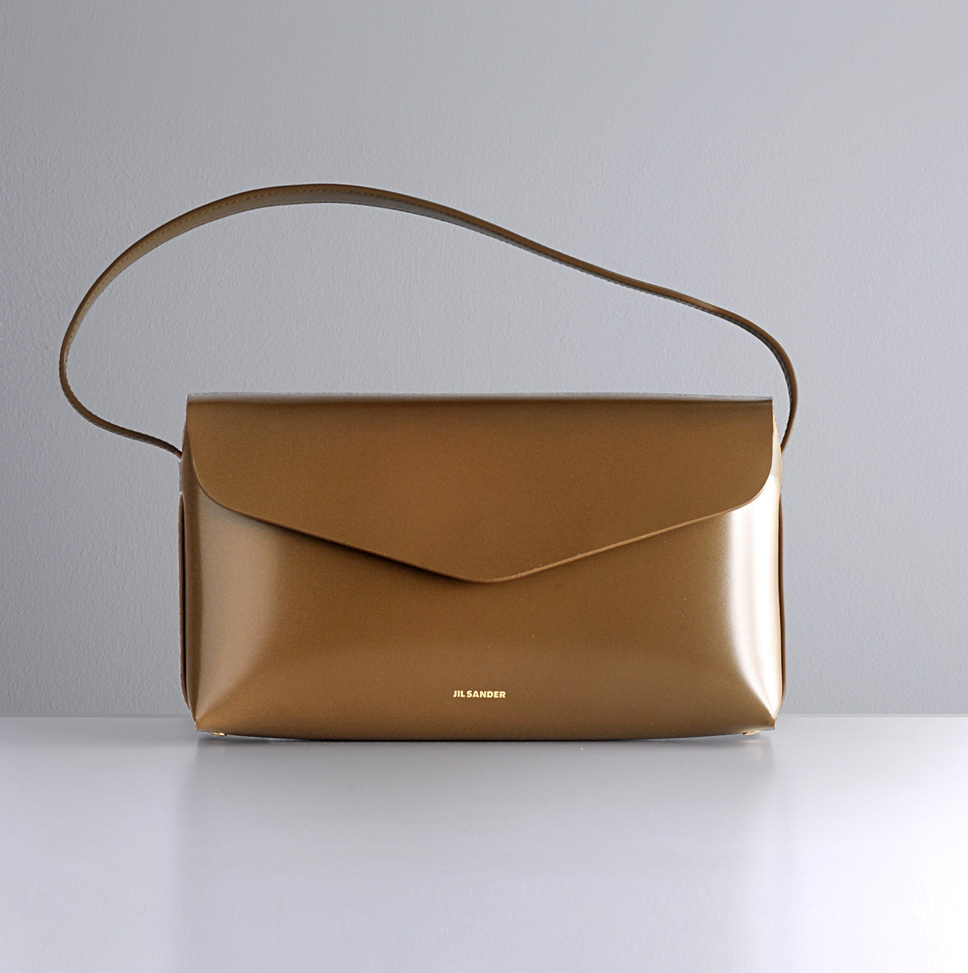 RIVET CLUTCH