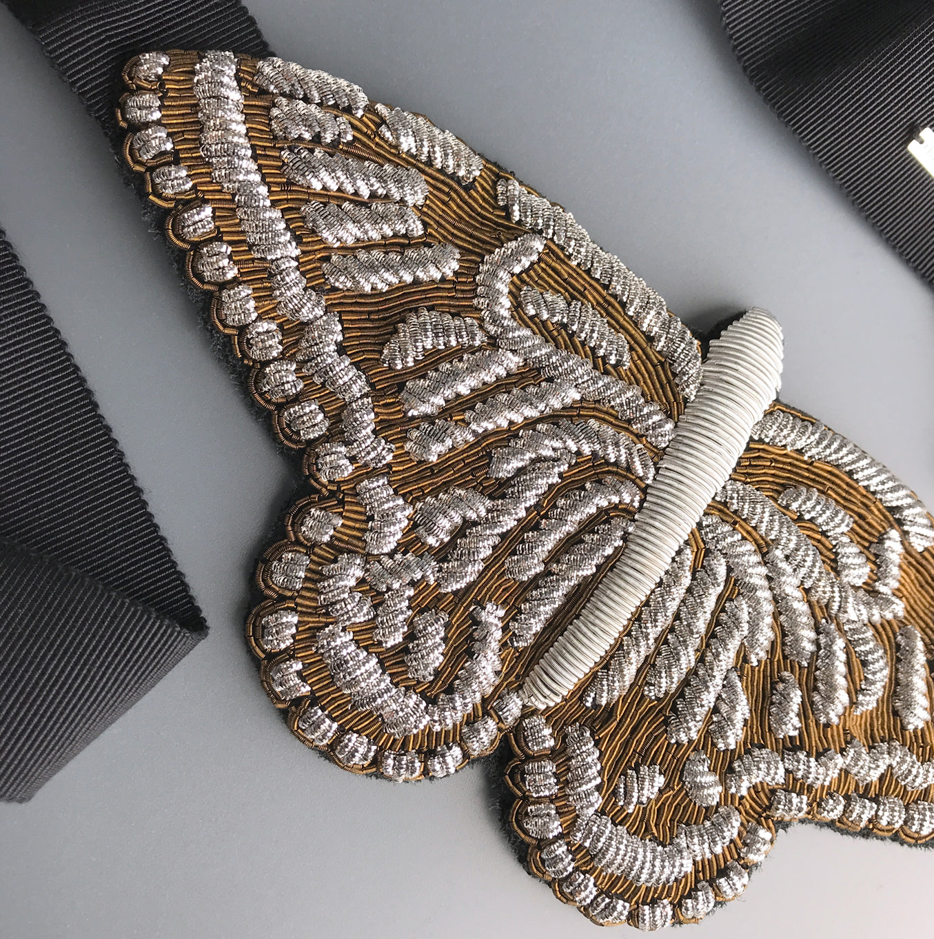 BUTTERFLY CHOKER